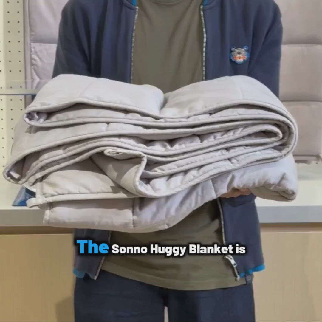Load video: Sonno Huggy Blanket